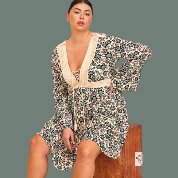 TORRID Plus Size Mini Gauze Lace-Up Floral Skater dress Size 1X - Picture 4 of 16